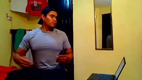 Snapshot of marianito_sex21 chatting on 09-17-25, 02:13 Kush Mariano online show from 09-17-25, 02:13