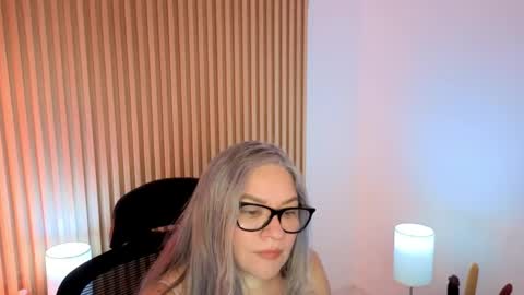 Snapshot of marianl0ve chatting on 05-05-26, 10:23 Marian Love online show from 05-05-26, 10:23