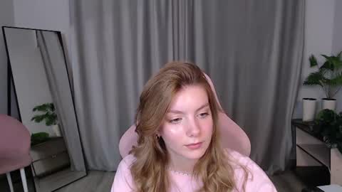Snapshot of marianna_meow246 chatting on 06-12-26, 07:24 marianna_meow246 online show from 06-12-26, 07:24