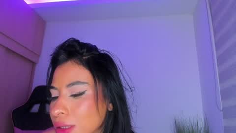 Snapshot of marianne__ chatting on 06-27-26, 06:29 M A R I A N E online show from 06-27-26, 06:29