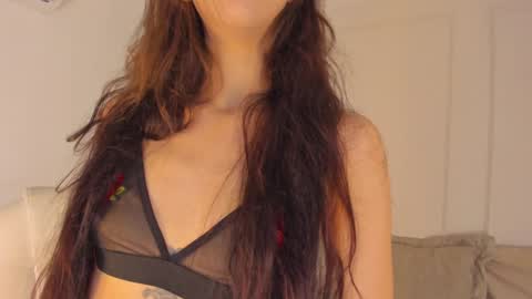 Snapshot of mariapettit chatting on 01-09-25, 12:09 Maria Pettit online show from 01-09-25, 12:09