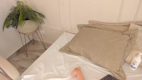 Snapshot of mariapettit chatting on 01-11-25, 03:20 Maria Pettit online show from 01-11-25, 03:20