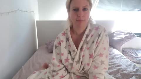 Snapshot of mariavalentinee chatting on 03-15-26, 09:26 Maria online show from 03-15-26, 09:26