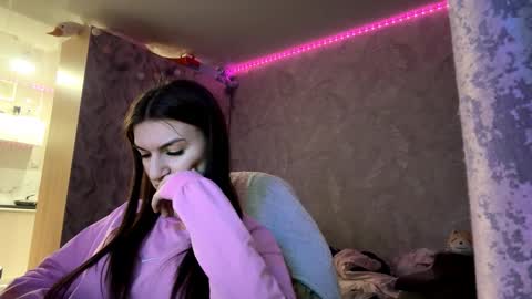 Snapshot of maribethgradowski chatting on 03-16-26, 02:21 Eva online show from 03-16-26, 02:21