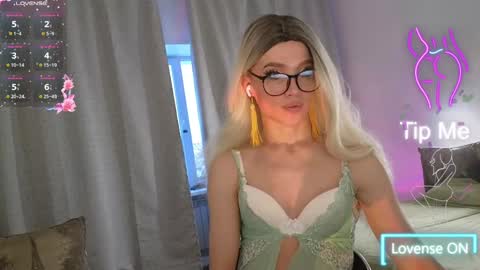 Mari online show from 01-22-25, 01:21