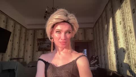 Mari online show from 02-05-25, 01:33