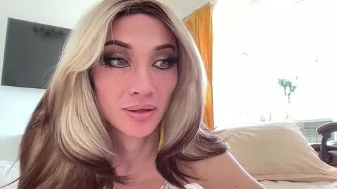 Mari online show from 03-26-26, 11:27