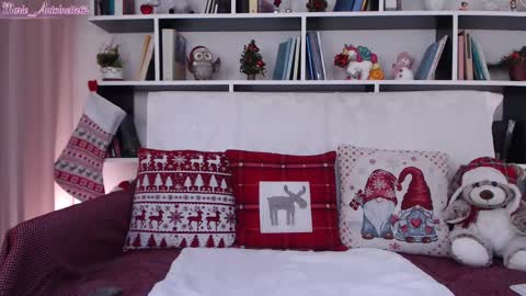 Snapshot of marie_antoinette62 chatting on 01-02-25, 06:40 Maria online show from 01-02-25, 06:40