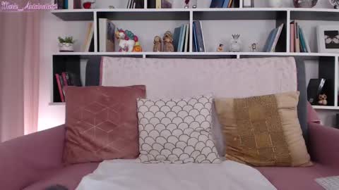 Snapshot of marie_antoinette62 chatting on 02-02-25, 03:39 Maria online show from 02-02-25, 03:39