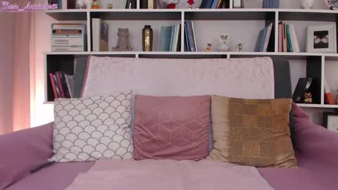 Snapshot of marie_antoinette62 chatting on 10-26-25, 06:30 Maria online show from 10-26-25, 06:30