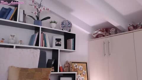 Snapshot of marie_antoinette62 chatting on 11-19-25, 07:19 Maria online show from 11-19-25, 07:19