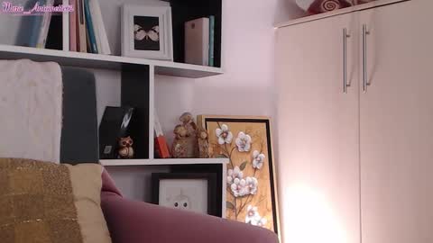 Snapshot of marie_antoinette62 chatting on 12-01-25, 03:50 Maria online show from 12-01-25, 03:50