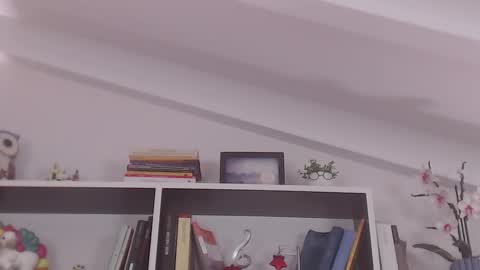 Snapshot of marie_antoinette62 chatting on 12-21-25, 06:04 Maria online show from 12-21-25, 06:04