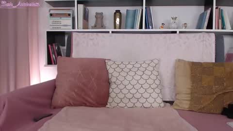 Snapshot of marie_antoinette62 chatting on 01-15-26, 06:44 Maria online show from 01-15-26, 06:44