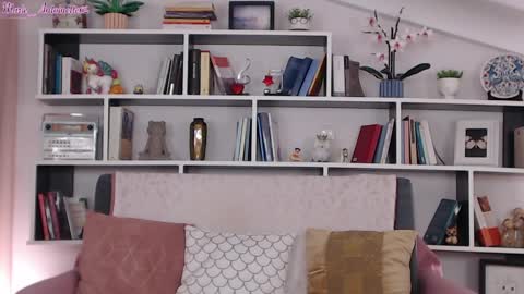 Snapshot of marie_antoinette62 chatting on 04-06-26, 06:53 Maria online show from 04-06-26, 06:53