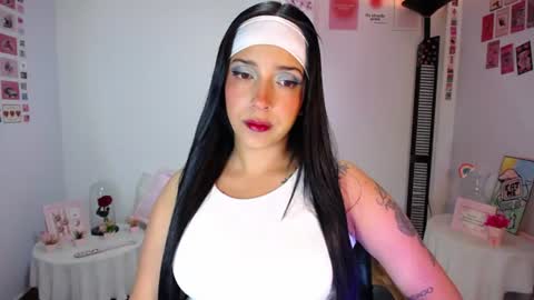 Nicolle online show from 06-30-26, 01:28
