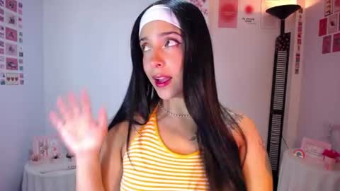 Nicolle online show from 07-18-26, 04:05