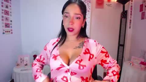 Nicolle online show from 07-20-26, 05:44