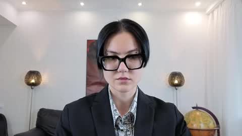 Marie Fitch online show from 05-20-26, 04:18