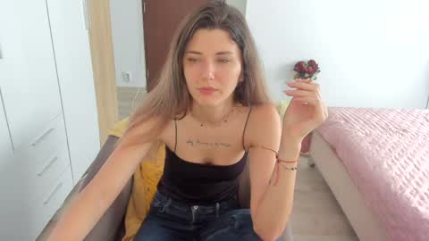 Marie   online show from 06-09-26, 05:41