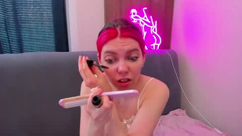 Snapshot of marie_reyess chatting on 04-16-26, 06:58 Marie 3 online show from 04-16-26, 06:58