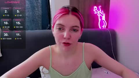 Snapshot of marie_reyess chatting on 04-23-26, 04:14 Marie 3 online show from 04-23-26, 04:14