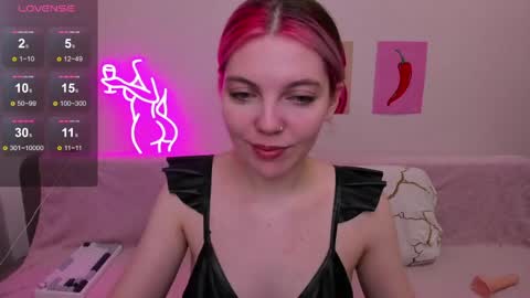 Snapshot of marie_reyess chatting on 04-25-26, 02:25 Marie 3 online show from 04-25-26, 02:25