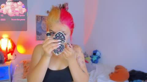 Snapshot of marieetaylor chatting on 05-18-26, 09:20 Mariee online show from 05-18-26, 09:20