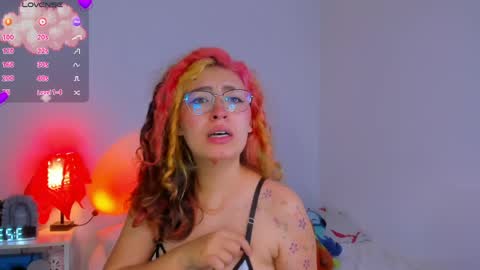 Snapshot of marieetaylor chatting on 05-28-26, 08:17 Mariee online show from 05-28-26, 08:17
