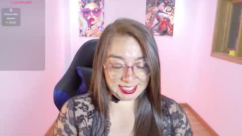 Snapshot of mariehw_ chatting on 02-13-26, 12:39 online show from 02-13-26, 12:39