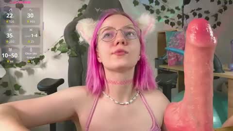 Snapshot of mariel_a_gold chatting on 07-22-26, 08:06 Mariel Gold online show from 07-22-26, 08:06