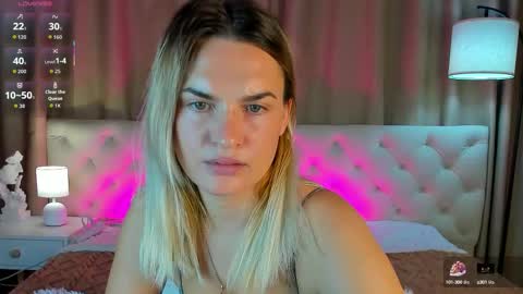 Snapshot of mariel_lie chatting on 10-07-25, 01:25 Mariel online show from 10-07-25, 01:25