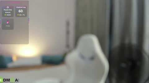 Snapshot of mariel_lie chatting on 06-17-26, 02:03 Mariel online show from 06-17-26, 02:03