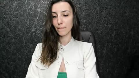 Snapshot of marielleanker chatting on 10-07-25, 11:46 marielleanker online show from 10-07-25, 11:46