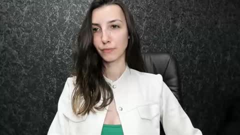 Snapshot of marielleanker chatting on 10-13-25, 04:51 marielleanker online show from 10-13-25, 04:51