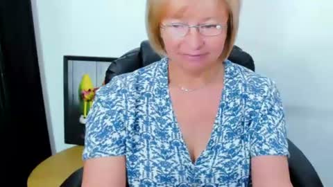 MarieMature online show from 06-12-26, 05:17