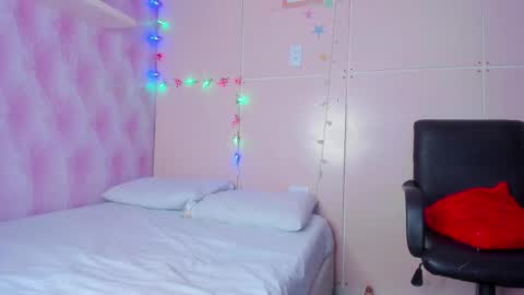 Snapshot of mariemyller chatting on 12-21-24, 12:53 Marie online show from 12-21-24, 12:53