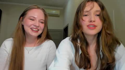 Snapshot of mariesoft chatting on 03-06-26, 05:20 MarieBelle online show from 03-06-26, 05:20