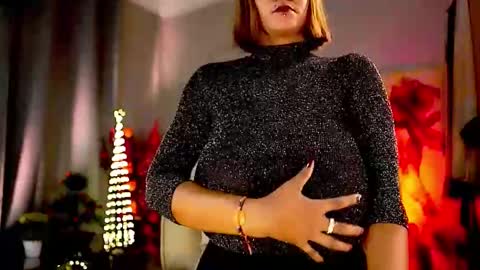 Nikita - Scroll down and read my bio please. New Pictures in Bio online show from 10-15-25, 07:30