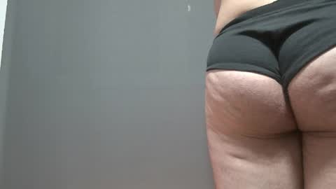 Snapshot of mariiio__bigass chatting on 04-17-26, 09:18 Mario online show from 04-17-26, 09:18