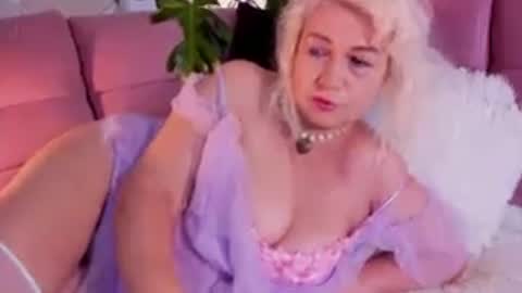 Snapshot of marilin_m chatting on 06-13-26, 04:49 MARILIN online show from 06-13-26, 04:49