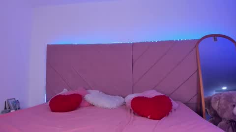 Marily Daniela online show from 11-30-25, 02:26