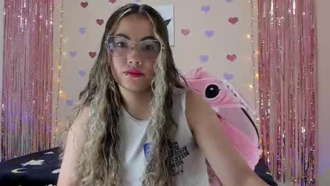 Snapshot of marilycrown_1 chatting on 01-19-26, 01:09 marily online show from 01-19-26, 01:09