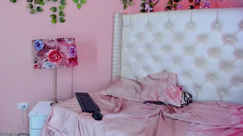 Snapshot of marilymx chatting on 07-07-26, 01:26 mari online show from 07-07-26, 01:26
