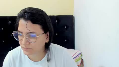 Snapshot of marilyn_garcia chatting on 01-05-25, 03:45 MARILYN SEXY online show from 01-05-25, 03:45