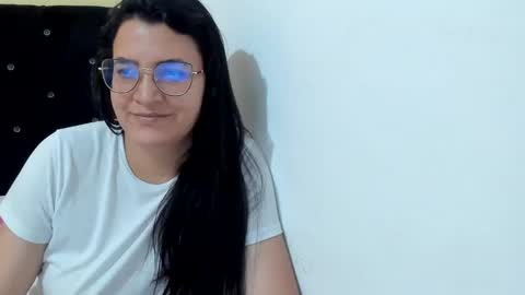 Snapshot of marilyn_garcia chatting on 01-05-25, 06:45 MARILYN SEXY online show from 01-05-25, 06:45