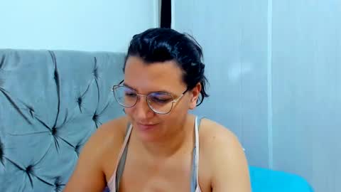 Snapshot of marilyn_garcia chatting on 01-13-25, 01:49 MARILYN SEXY online show from 01-13-25, 01:49