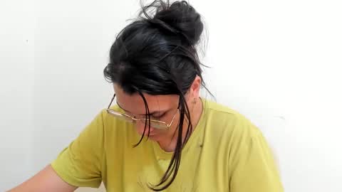 Snapshot of marilyn_garcia chatting on 09-17-25, 04:41 MARILYN SEXY online show from 09-17-25, 04:41