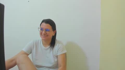 Snapshot of marilyn_garcia chatting on 10-10-25, 01:10 MARILYN SEXY online show from 10-10-25, 01:10