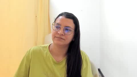 Snapshot of marilyn_garcia chatting on 10-23-25, 03:44 MARILYN SEXY online show from 10-23-25, 03:44